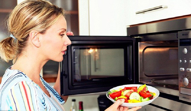 Những nguyên nhân gây nên tình trạng lò vi sóng không nóng.jpg